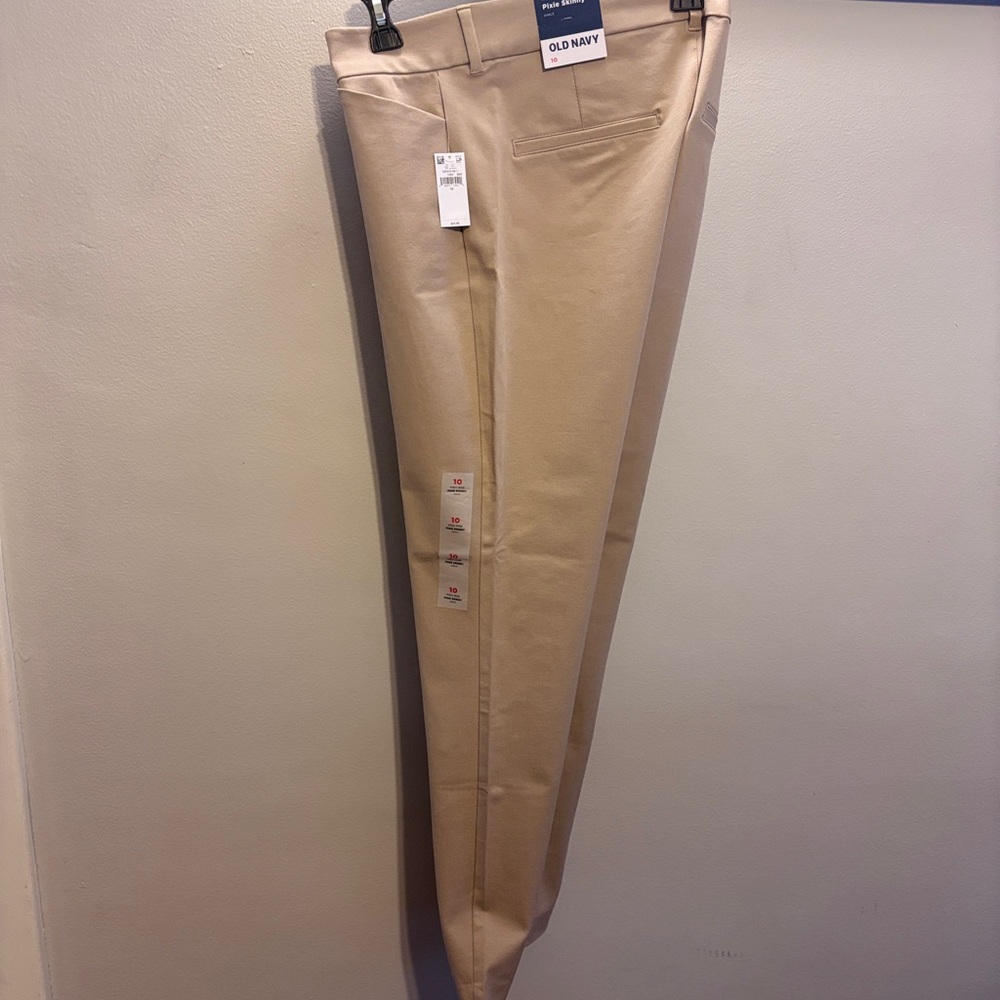 Never worn Chic Tan Pants - Old Navy, Size 10